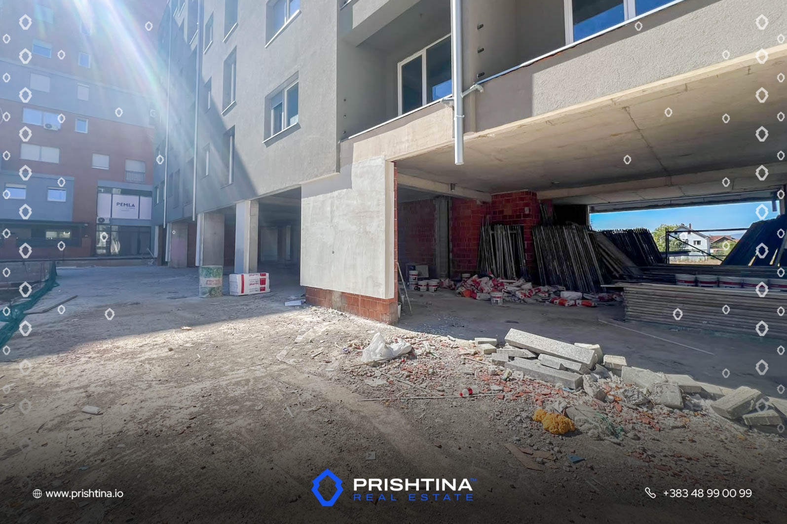 Lokal me qira 350m² në Emshir - Image 1