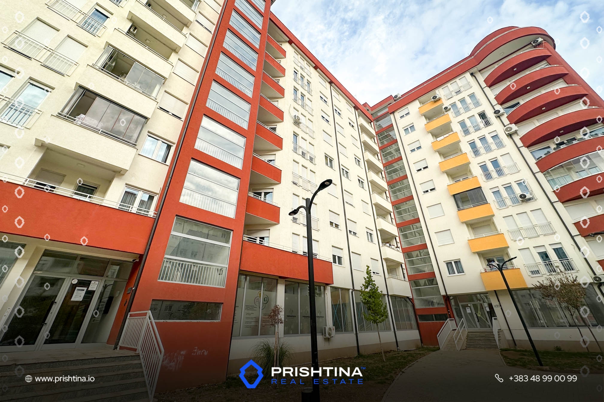 Banesë në shitje 79m² neto në Rrugën C - Image 1