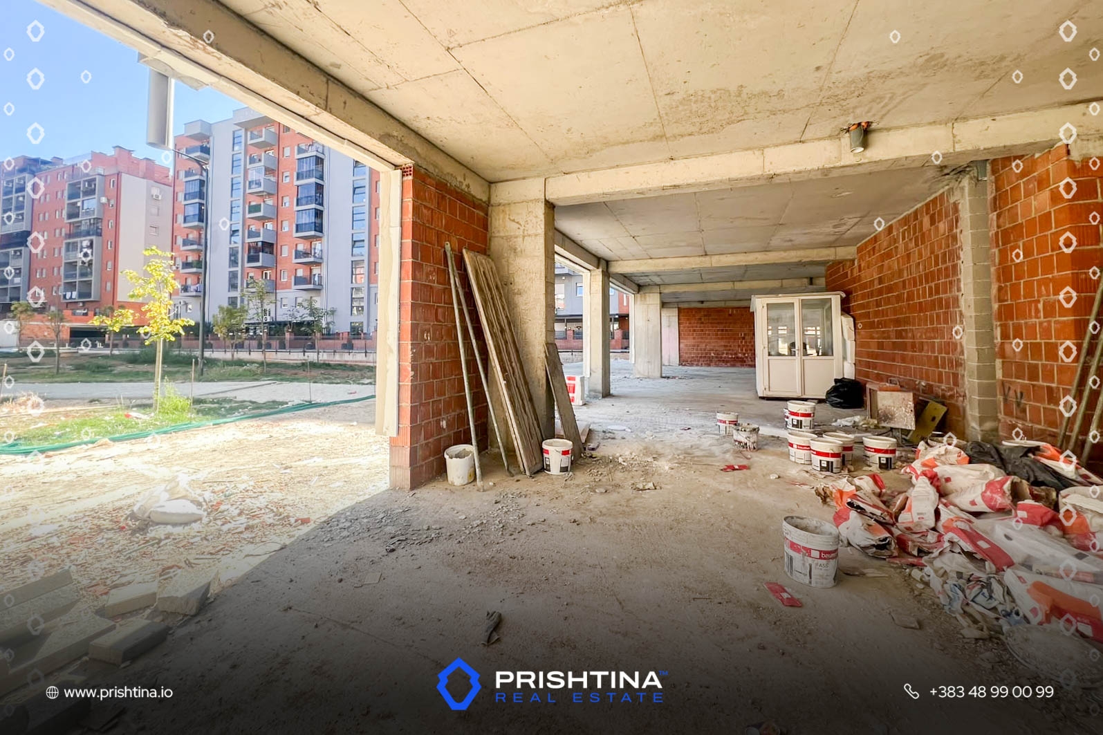 Lokal me qira 350m² në Emshir - Image 2
